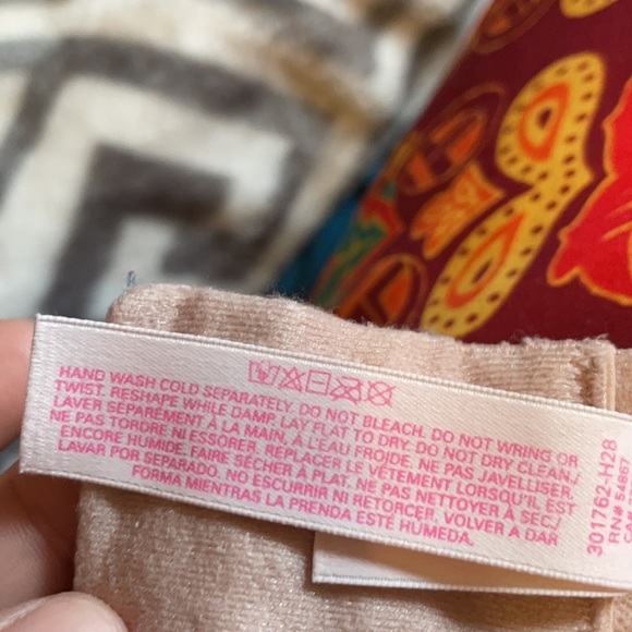 Nude strapless Victoria’s Secret bra - Picture 4 of 4